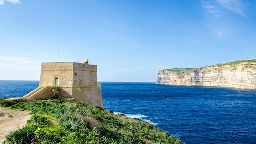 The Xlendi watch tower in Munxar, one of the Lascaris towers built by the Order of Saint John in 1650, Island of Gozo, Malta, Mediterranean, Europe