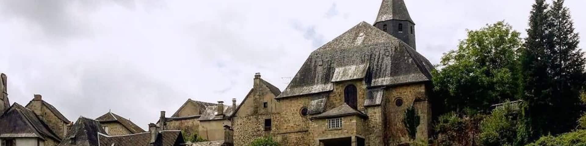 Lovely village in the Plateau de Millevaches regional park. Complete with church and cute stone bridge over the Vezzere river, the village is located on the 'shell-post' pilgrimage route.