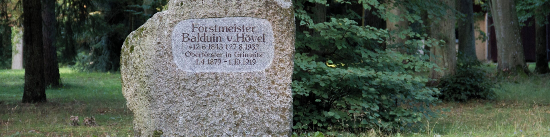 Stein an Balduin von Hövel auf dem Gelände des Jagthaus Huberstusstock in Joachimsthal
