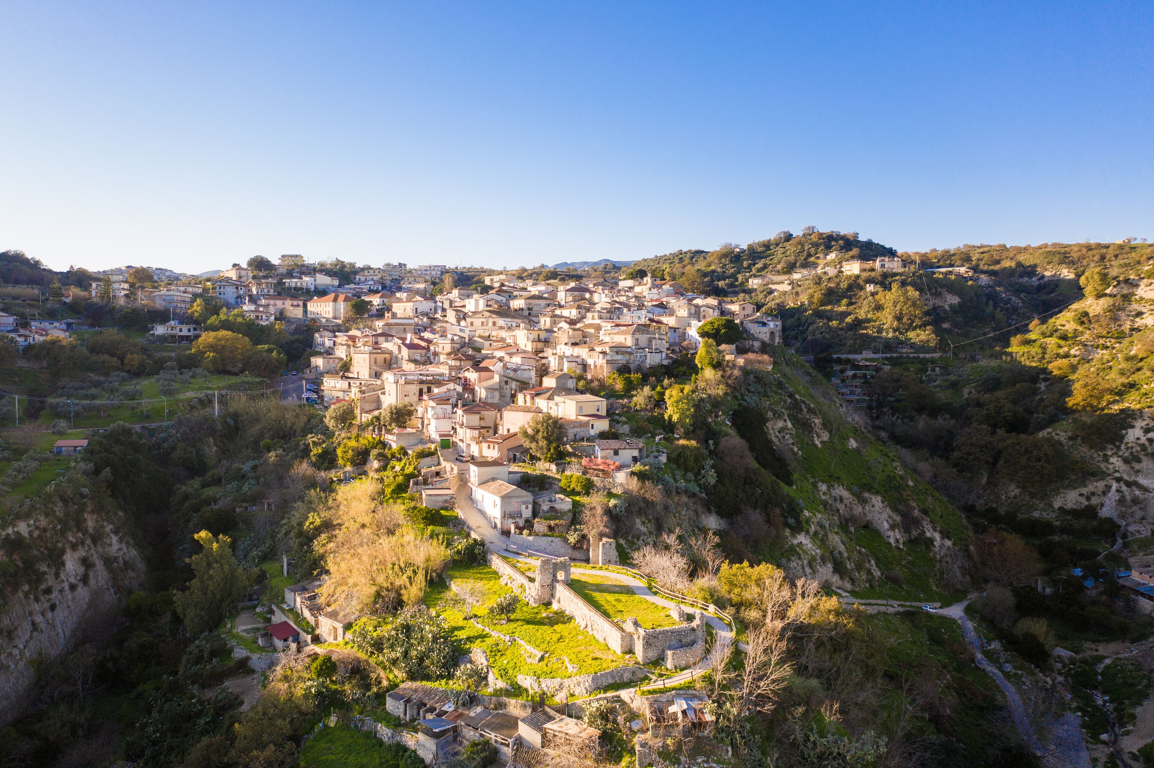 Città di Riace in Calabria. Vista aerea