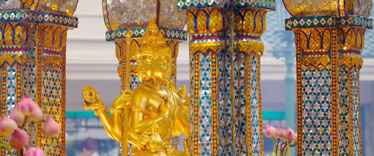 Erawan Shrine showing interior views, religious aspects and a temple or place of worship