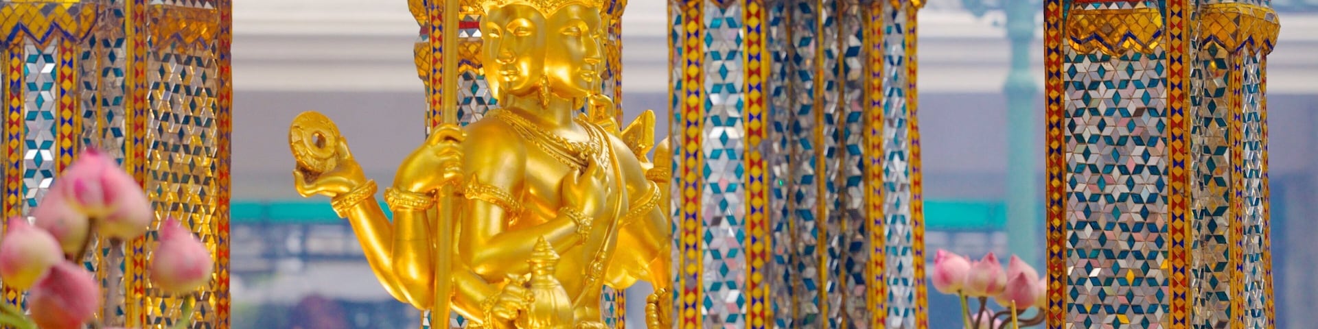 Erawan Shrine showing interior views, religious aspects and a temple or place of worship