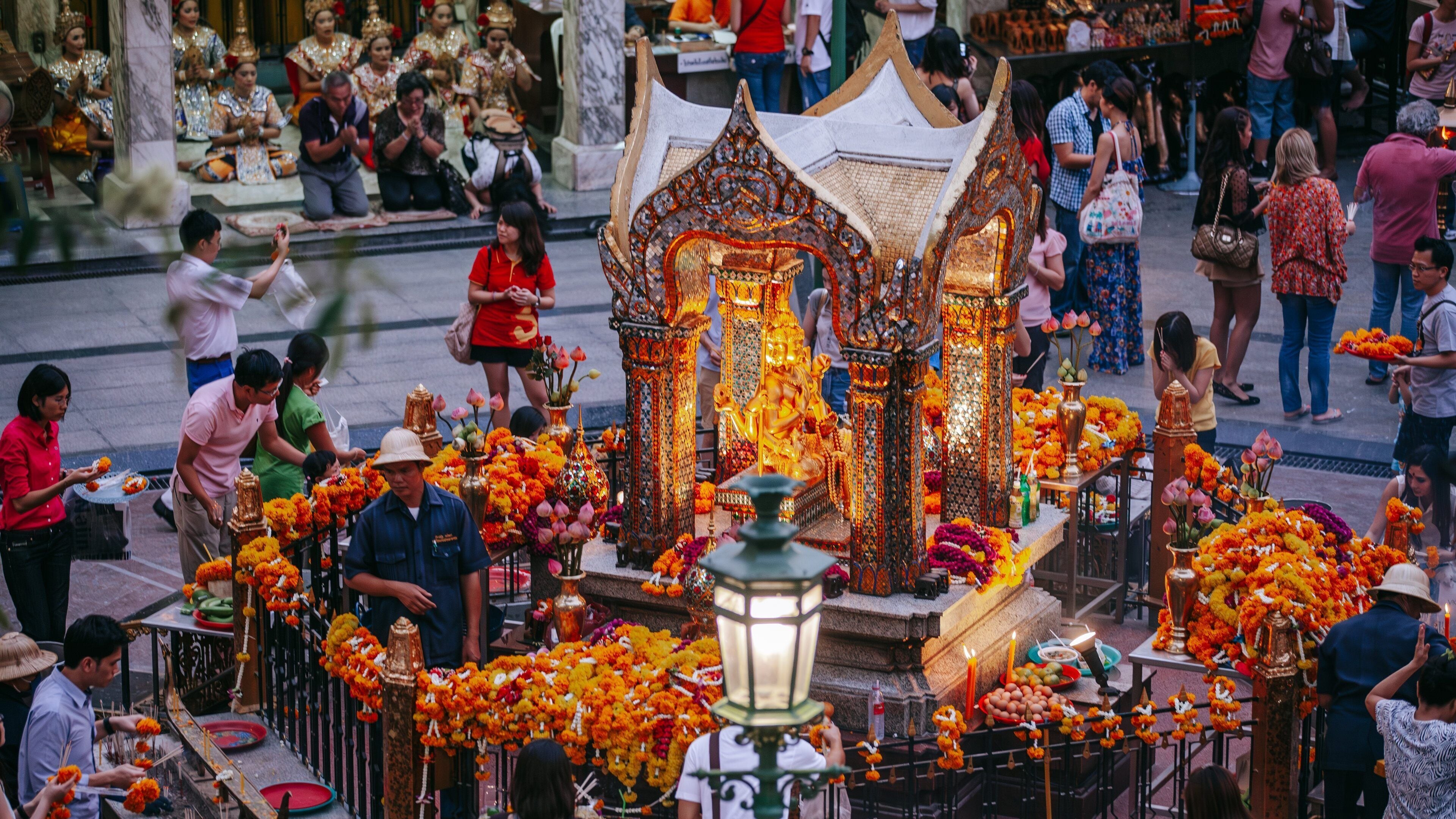 Erawan Shrine which includes a temple or place of worship