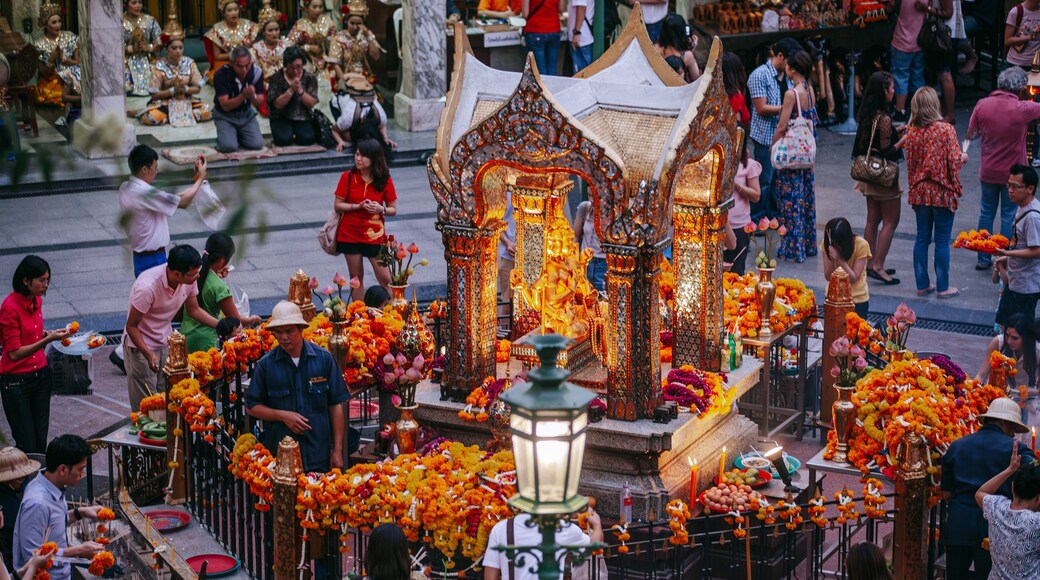 Erawan Shrine which includes a temple or place of worship