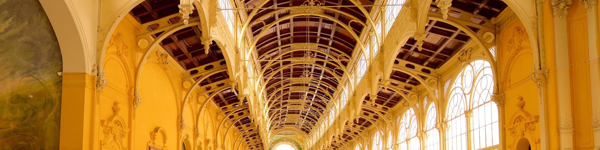 Spa Colonnade which includes heritage architecture, heritage elements and interior views