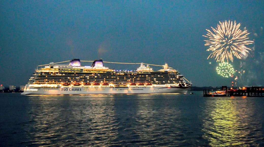 P&O Britannia passing Hythe Pier on her maiden sailing.