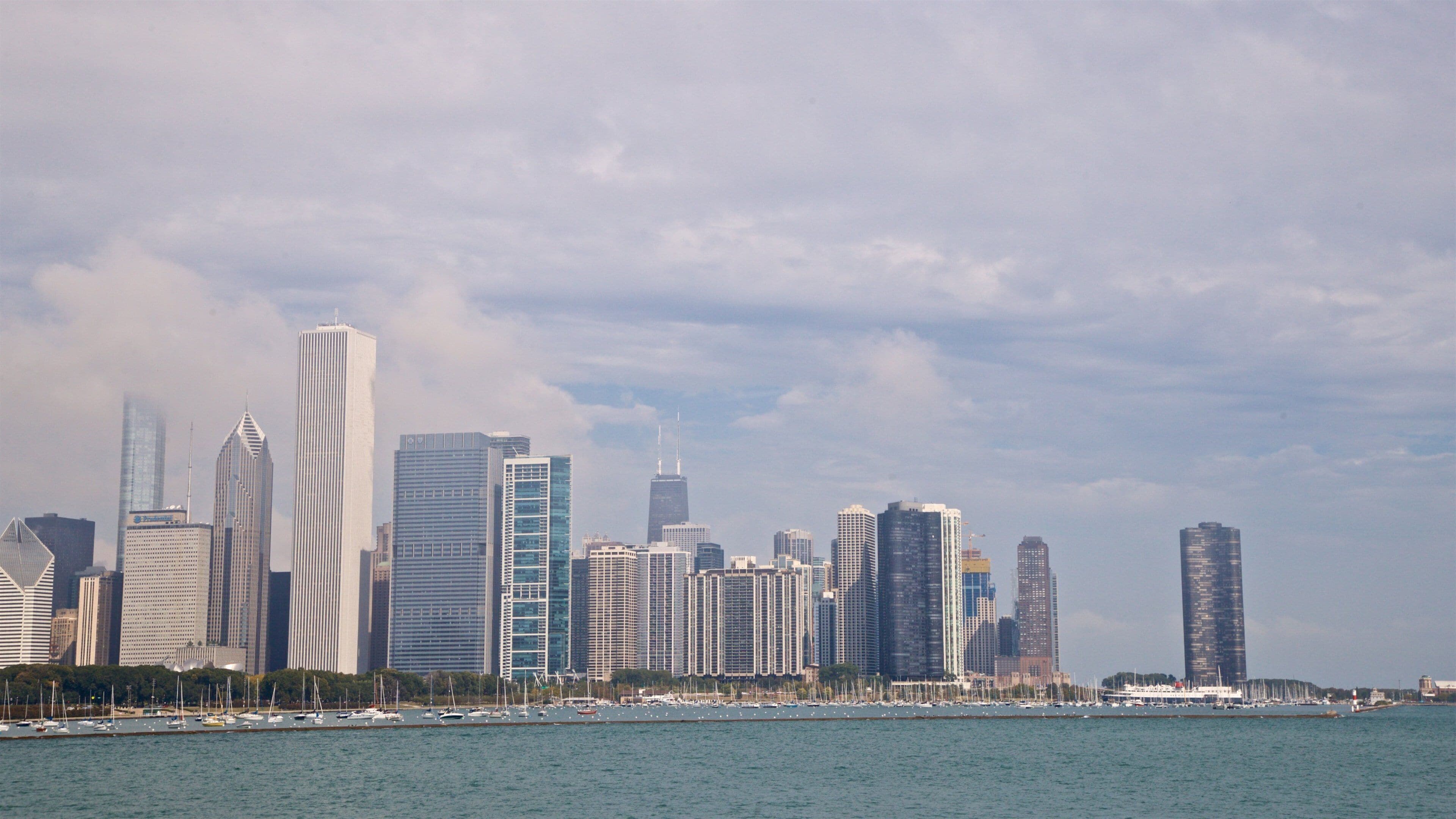 Northerly Island Park showing a bay or harbor and a city