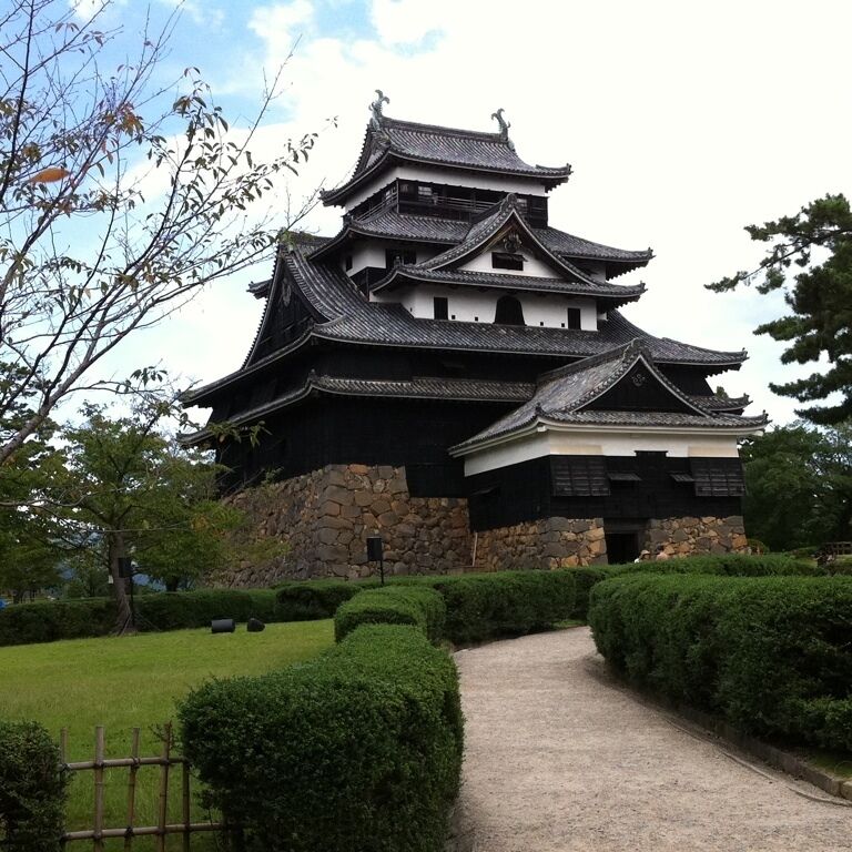 Matsue Castle Originally build in1611 by Horio's. Later governed by Matsudaira's in 17-19th centuries. #architecture 