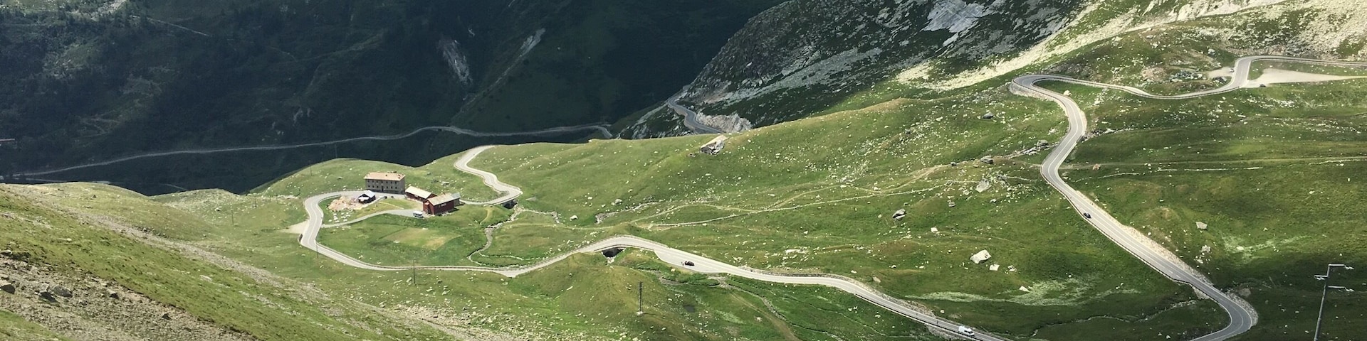 Fantastic road in a car, incredible road on a motorcycle, the Grand St Bernard pass from Italy to Switzerland sees little traffic since the opening of the tunnel.
