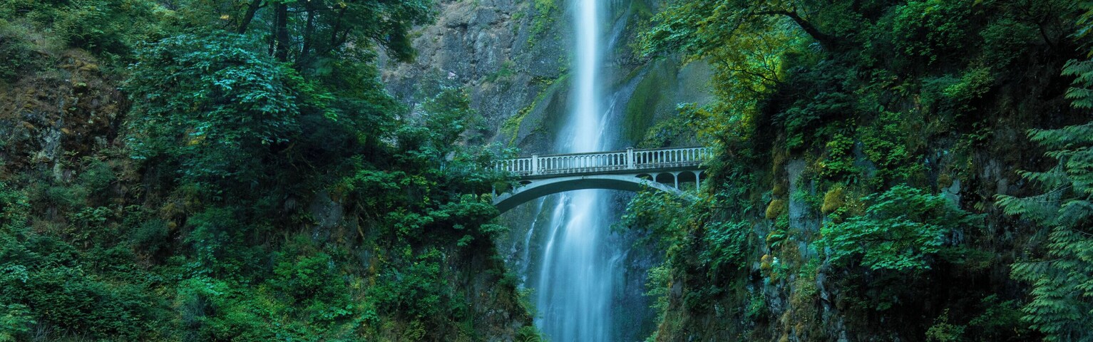 Multnomah falls today on a great sunny day.
#green #waterfalls #oregon #BVSBlue #GreatOutdoors