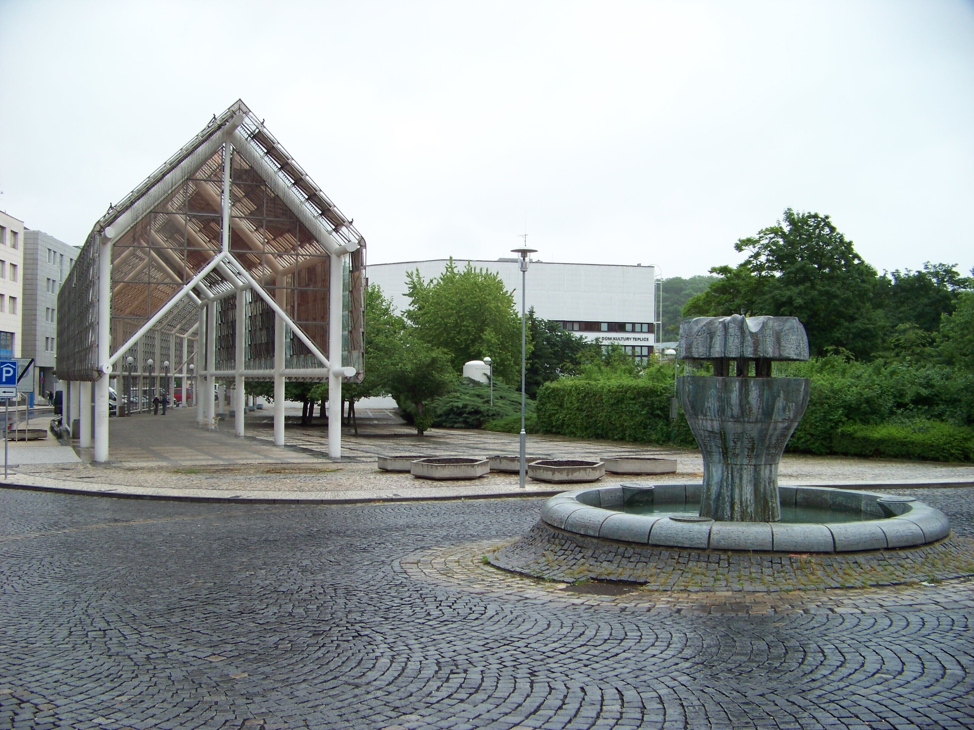 Teplice, Teplice District, Ústí nad Labem Region, Czech Republic. Náměstí Svobody, a fountain and a town hall.