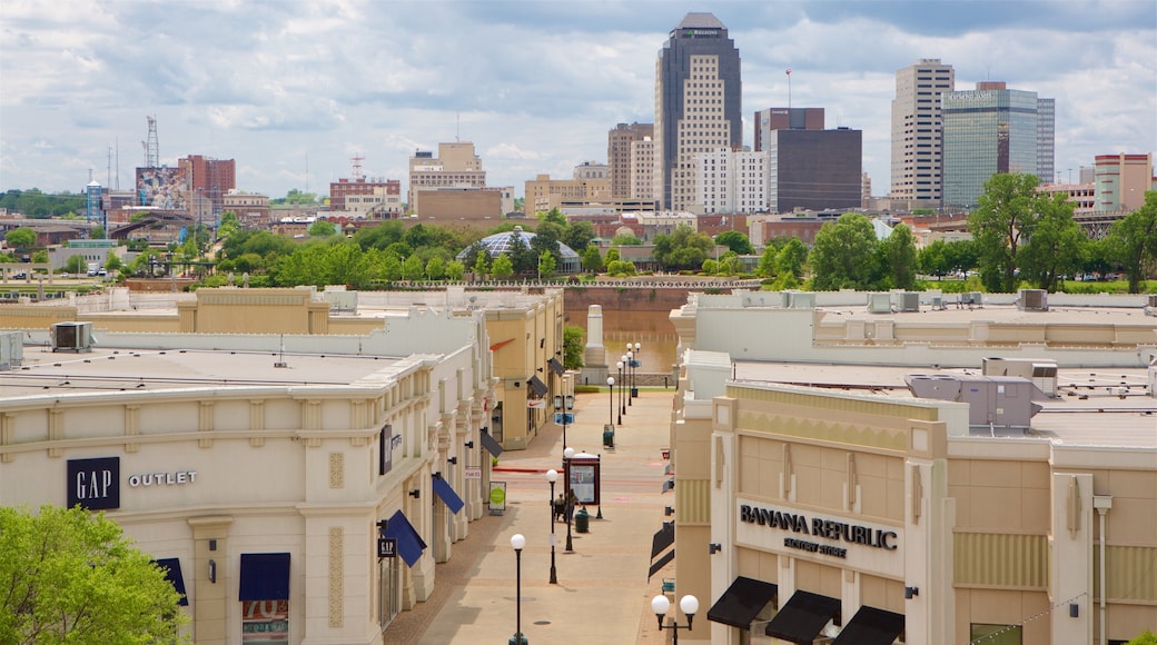 Louisiana Boardwalk showing a city