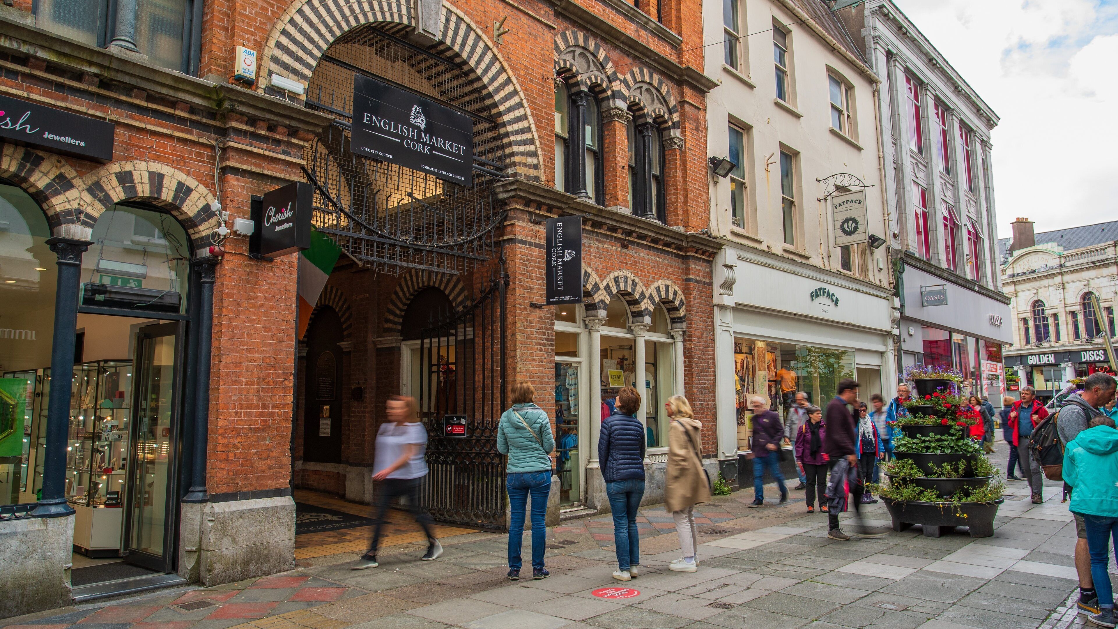 English Market showing street scenes and heritage elements
