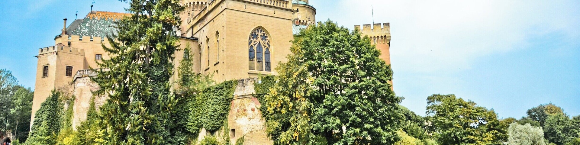 Fairytale-like castle in Bojnice, central Slovakia 
#StunningStructures #lifeatexpedia #culture #history