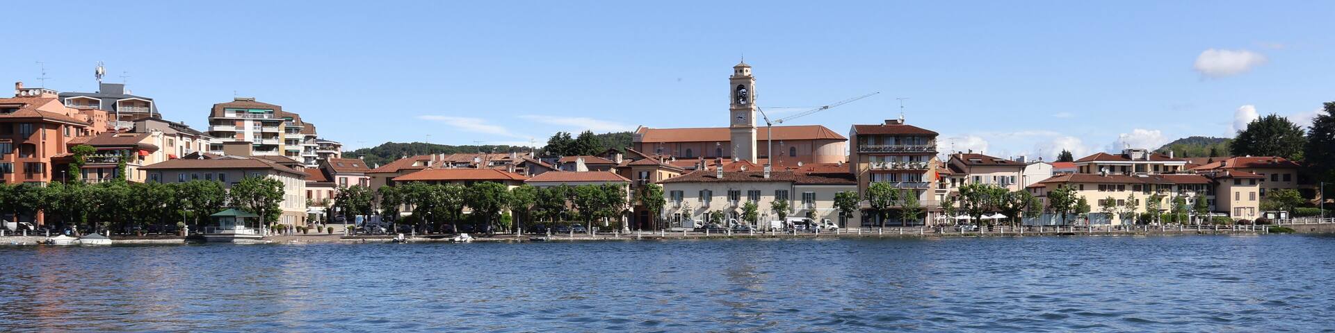 Sesto Calende, Lago Maggiore, Lombardia - Vacanze in Italia vista della città di Sesto Calende, provincia di Varese, Lago Maggiore, Lombardia, Italia.