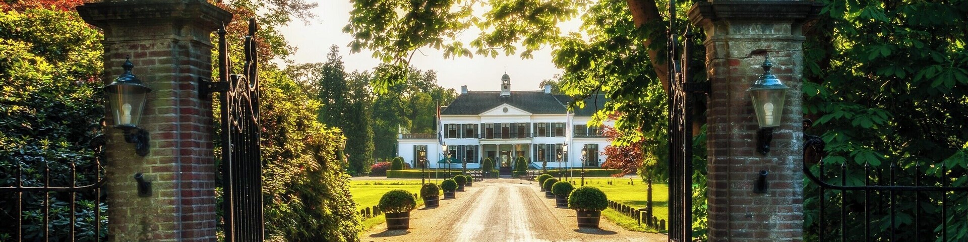 Lovely location, you can have drinks, meet someone and if you are a member even play some golf