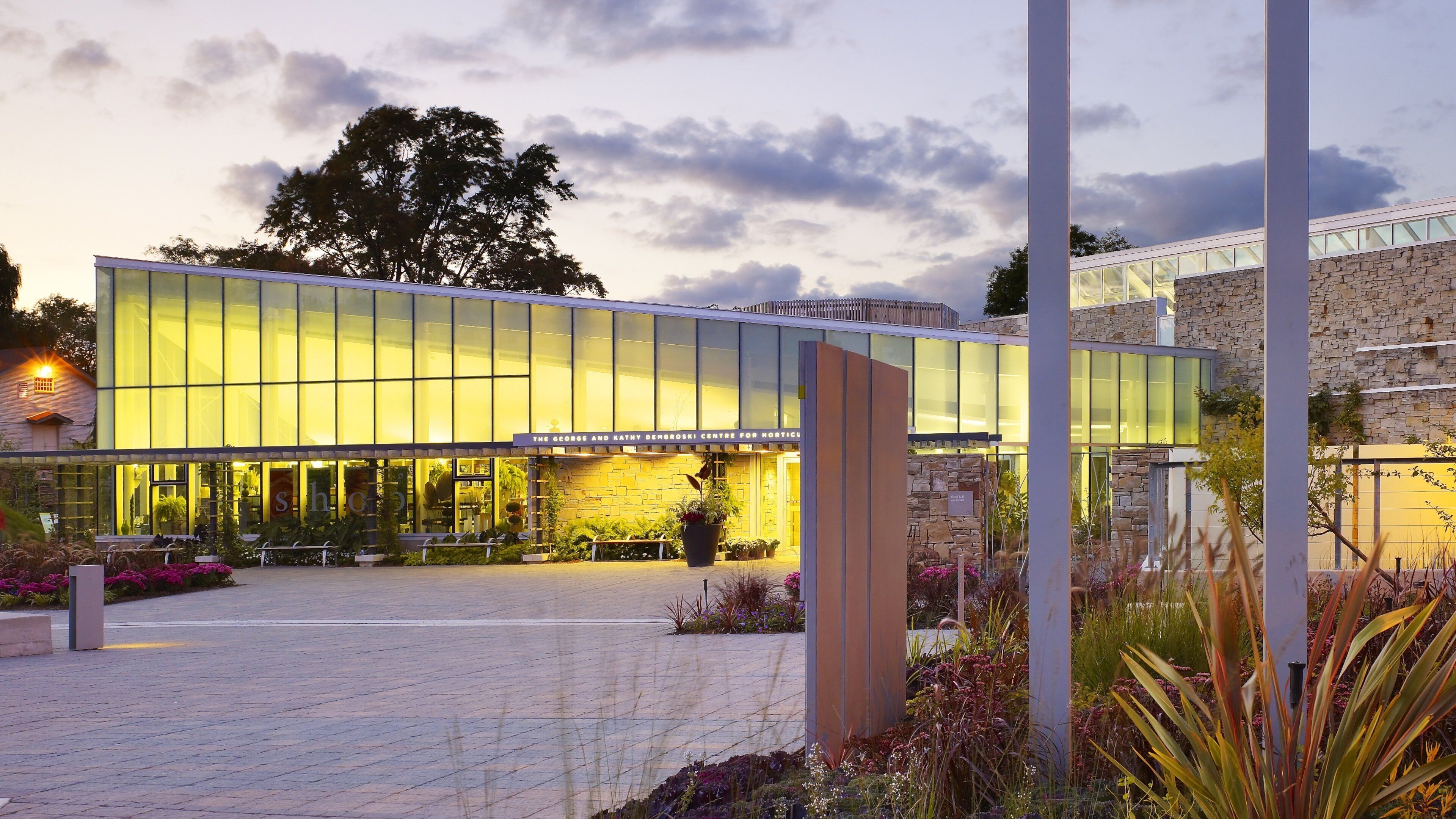 Toronto Botanical Garden featuring a park