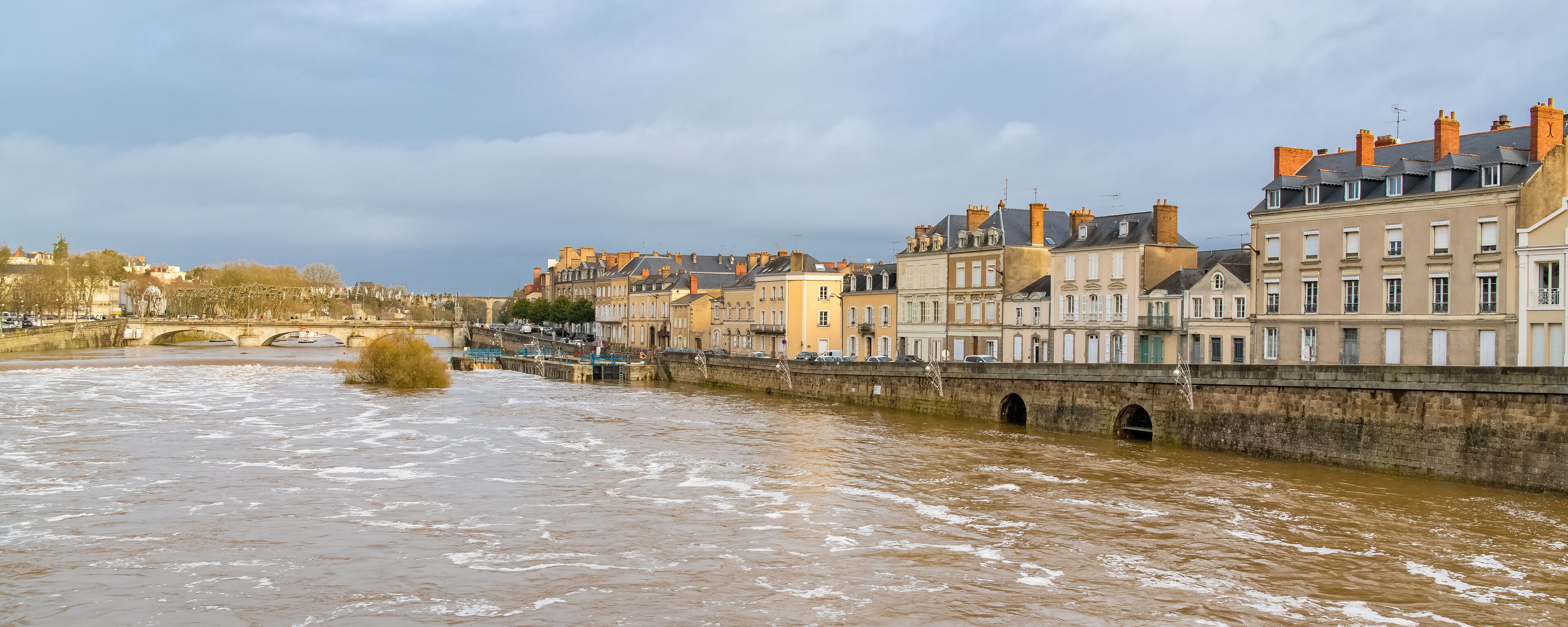 Sainte-Suzanne-et-Chammes