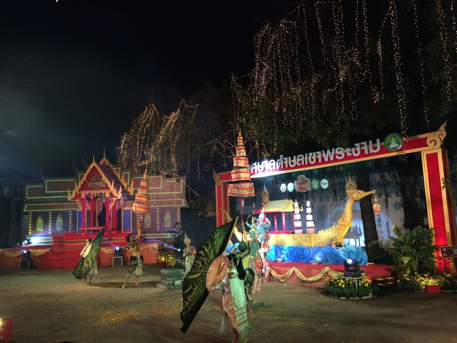 A wonderland of lights, sausages, sizzling pad thai, the need to quench thirst, sticky skin, tingling insect repellent, heaps of Thai folk marching in masses, strange opulence, ridiculously ornate costumes, funny pants with theatrical and musical performances at every turn marked our arrival to Thailand. A 14 hr flight, 45 min metro, 3 hr train ride was no big thing compared to the King Narai the Great festival in Lopburi.