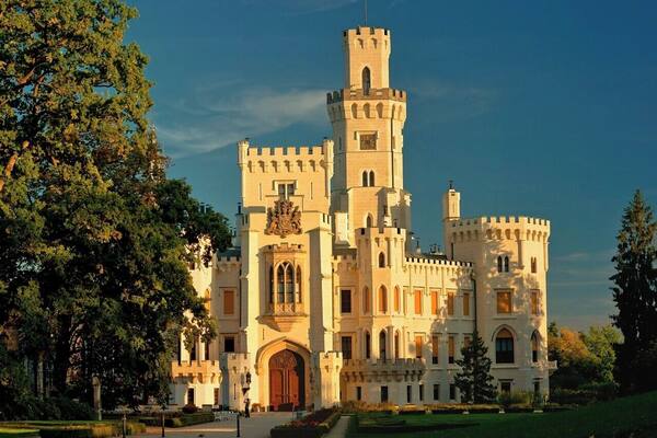 September 2007
Chateau Hluboká
This castle is considered as one of the most beautiful in Czech republic. Originally a gothic Royal castle built in 13th century during reign of king Premysl Otakar II, rebuilt in rennaisance and baroque style until getting its current Neogothic appearance from 1841-71 after Windsor castle example. The Neogothic Chateau belonged to Counts of Schwarzenberg until 1947 when it was confiscated and nationalized. There is a nice big surrounding English park. The chateau is opened to public and counts as one of the most visited in our country.