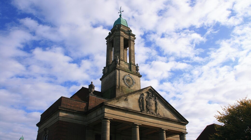 Ashlyns School Building Including The Chapel, Main Block And Classroom Wings Wikidata has entry Q26670119 with data related to this item.