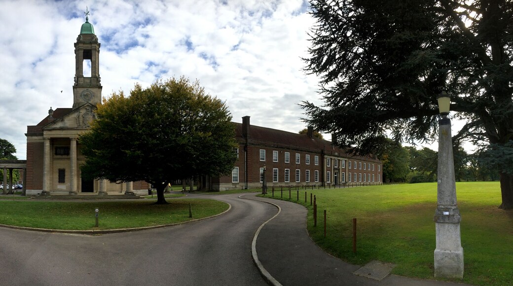 Ashlyns School Building Including The Chapel, Main Block And Classroom Wings Wikidata has entry Q26670119 with data related to this item.