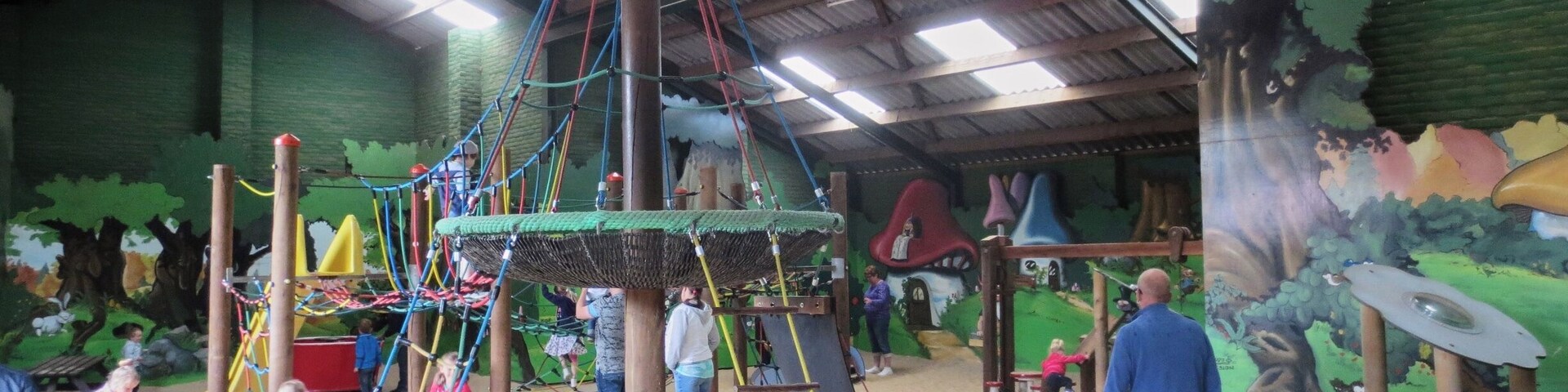 Kabouterland is een dierentuin is gelegen in het Drentse dorp Exloo. Binnen het park zijn diverse speeltuinen.
#KidsFun