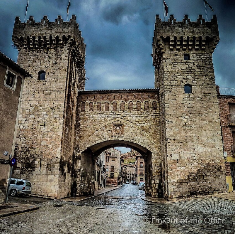 Daroca is a city in the province of Zaragoza. It's a fortified complex surrounded by walls built between the thirteenth and sixteenth century and preserved almost in its entirety. Stands out two defensive doors at the two main entrances to the city. The Puerta Baja (Picture here), remodeled in the sixteenth century with two square towers, and the Puerta Alta, transformed in the seventeenth century.