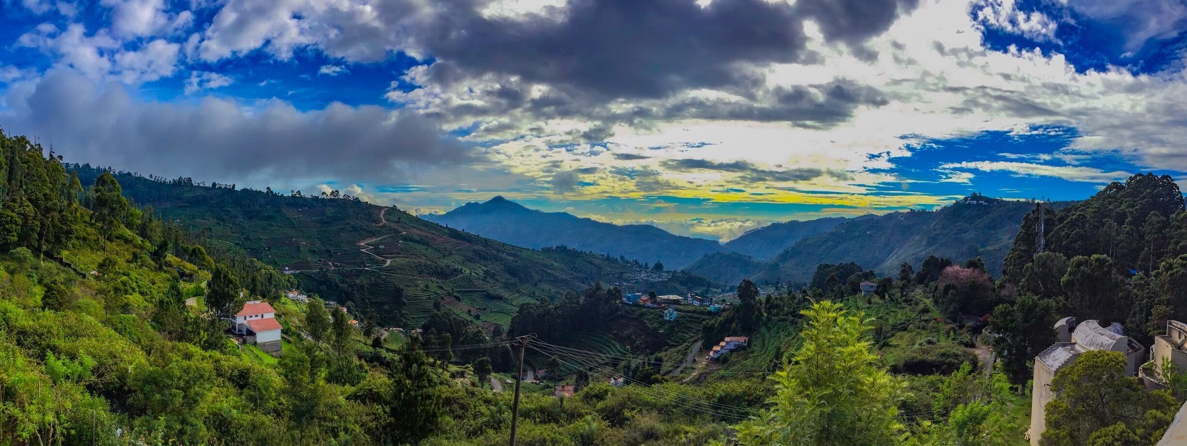 #Green valley soaking up the morning sun...
#incredibleIndia