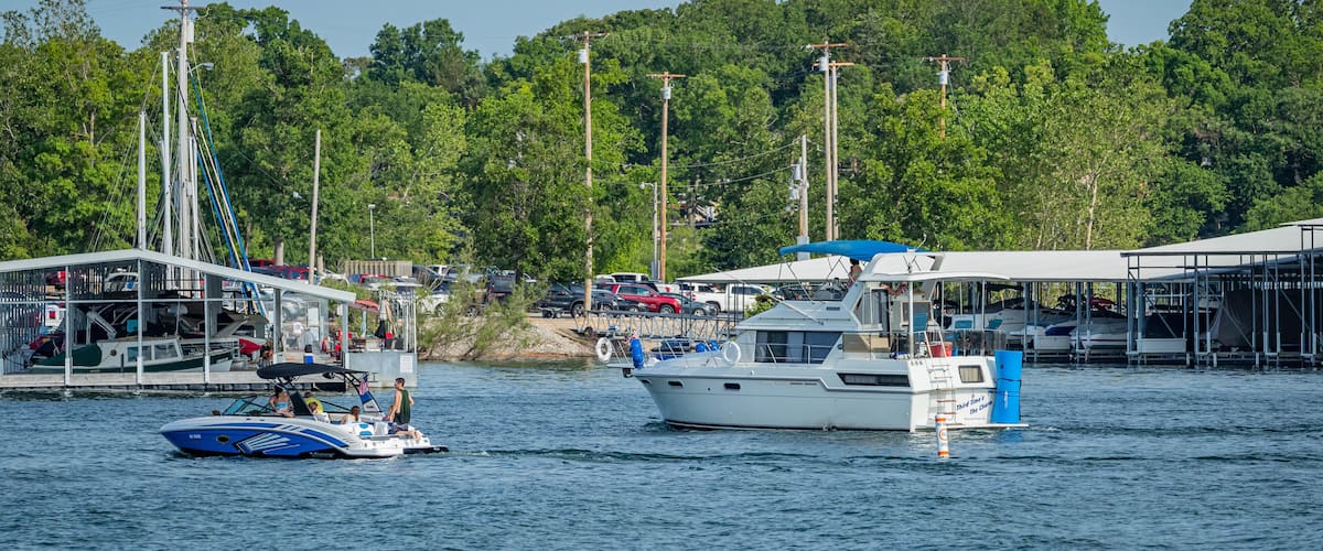 Table Rock Lake State Park featuring a bay or harbor and boating