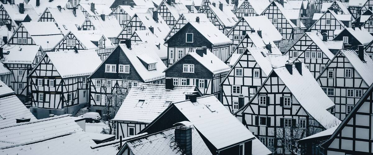 Crispy mornings zum Alter Flecken.
#troveon #germany #hiking #altenflecken #architecture #UrbanJungle
Make sure you follow me on: https://www.facebook.com/ShotByCanipel/ https://www.instagram.com/canipel/