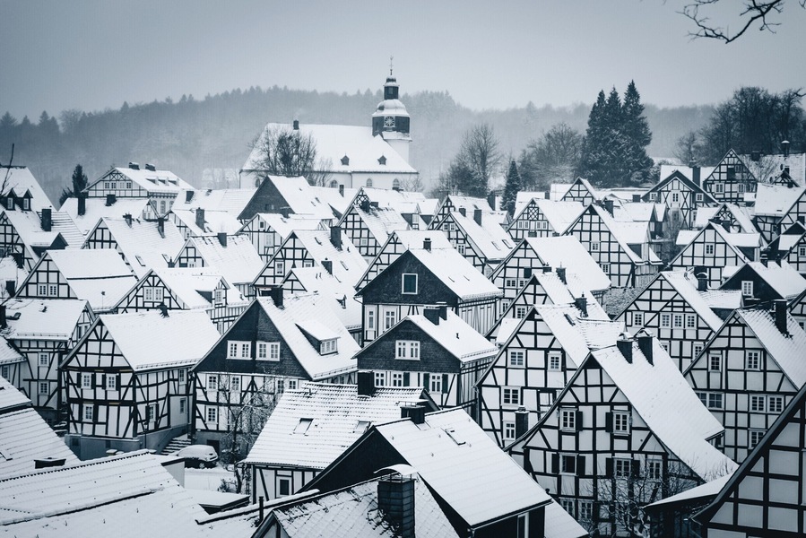 Crispy mornings zum Alter Flecken.
#troveon #germany #hiking #altenflecken #architecture #UrbanJungle
Make sure you follow me on: https://www.facebook.com/ShotByCanipel/ https://www.instagram.com/canipel/