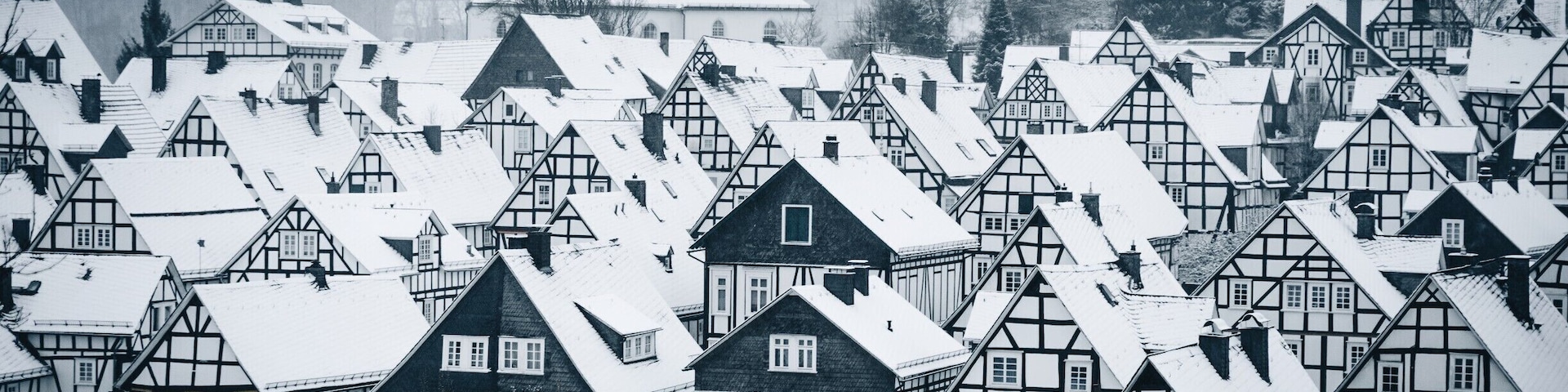 Crispy mornings zum Alter Flecken.
#troveon #germany #hiking #altenflecken #architecture #UrbanJungle
Make sure you follow me on: https://www.facebook.com/ShotByCanipel/ https://www.instagram.com/canipel/