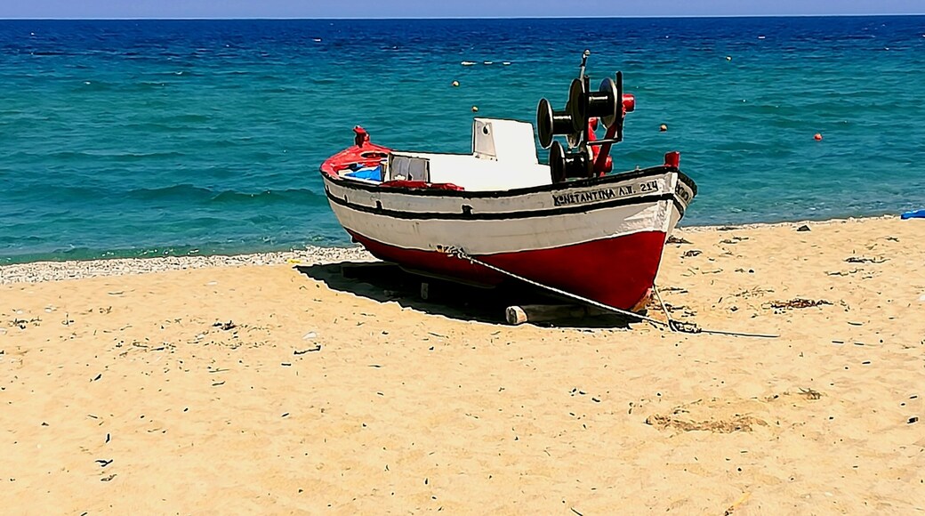 Fisher boat, so lonely so tranquil!
So many interesting stories to tell.
Moment in time!
#TroveOnTuesday