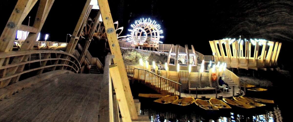 Inside the Turda salt mine. 15 Km of underground tunnels and caves! Theresa Mine is the largest one and at the bottom there's a big lake that you can explore by renting one of the boats. Cool place, futuristic setting, there's even a ferris-wheel!
More:
https://worldlings.wordpress.com/2016/05/11/transylvania-turda/