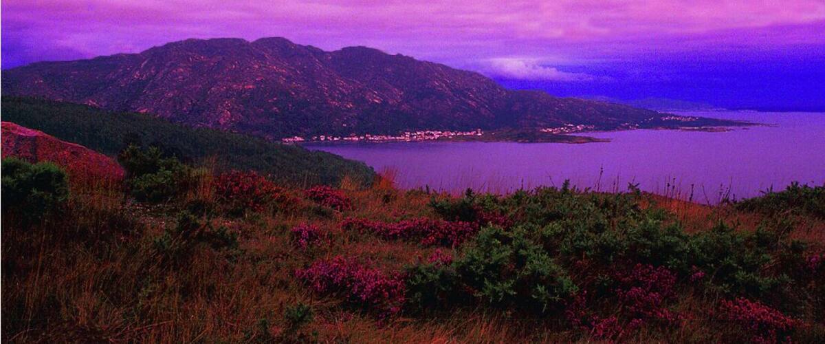 Monte Pindo tras el ocaso, desde Gures, A Ameixenda, Cee.