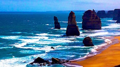 One of the most majestic natural sights in the world. If you're in Melbourne, make your way over to the Twelve Apostles. It's about 4 hours away, but definitely worth the long drive. #blue