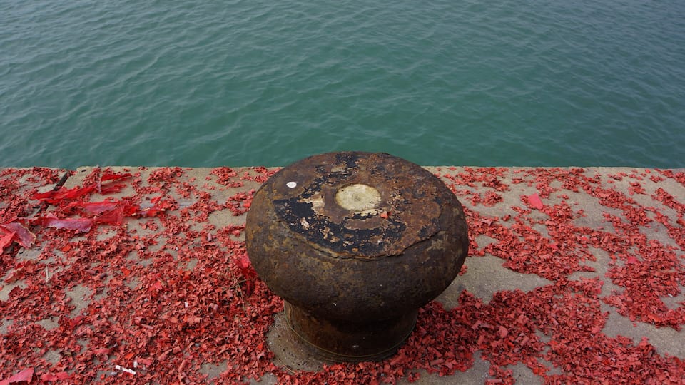 鞭炮渣 Firecarcker Remains