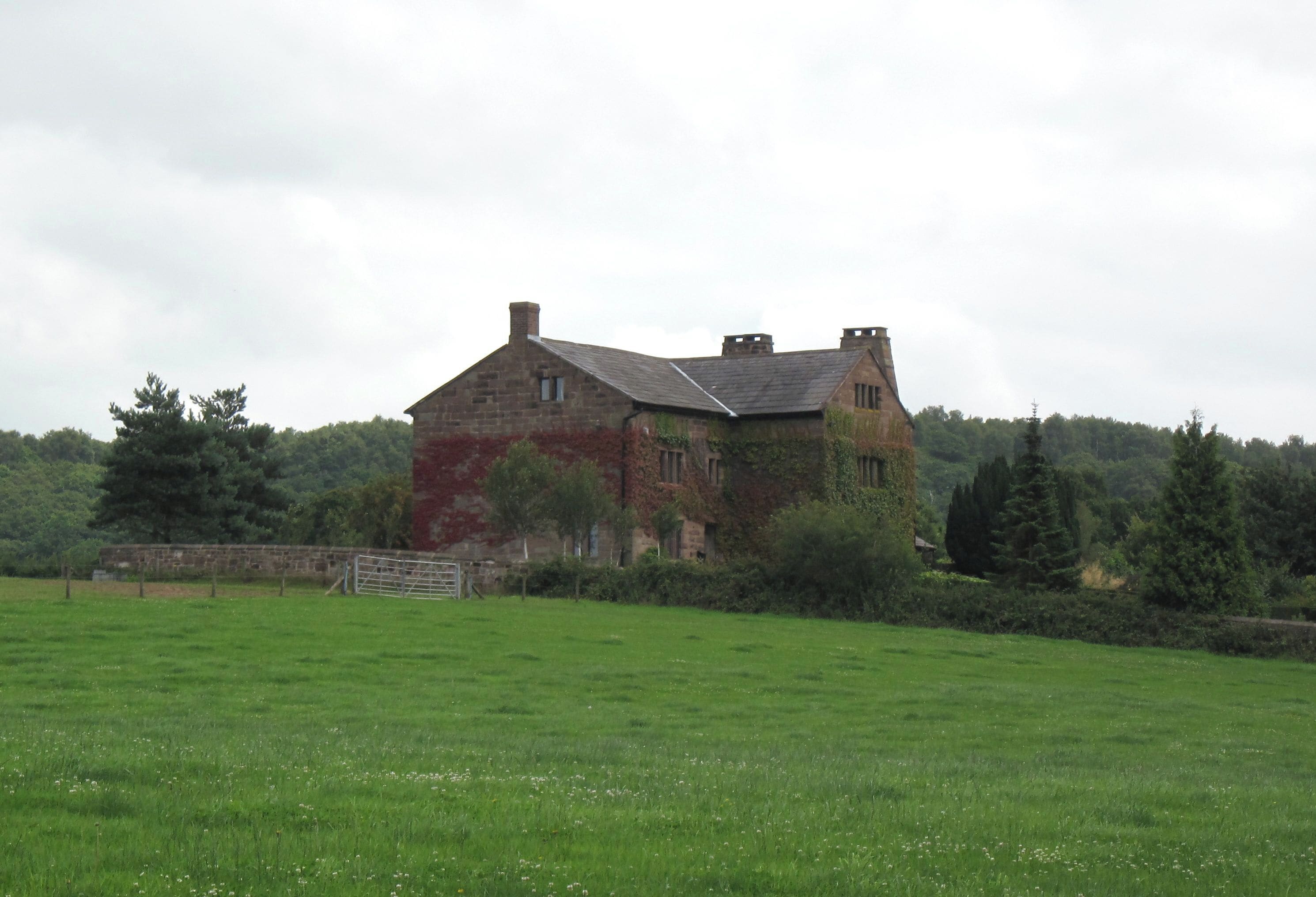 View of Alvanley Hall from the footpath.