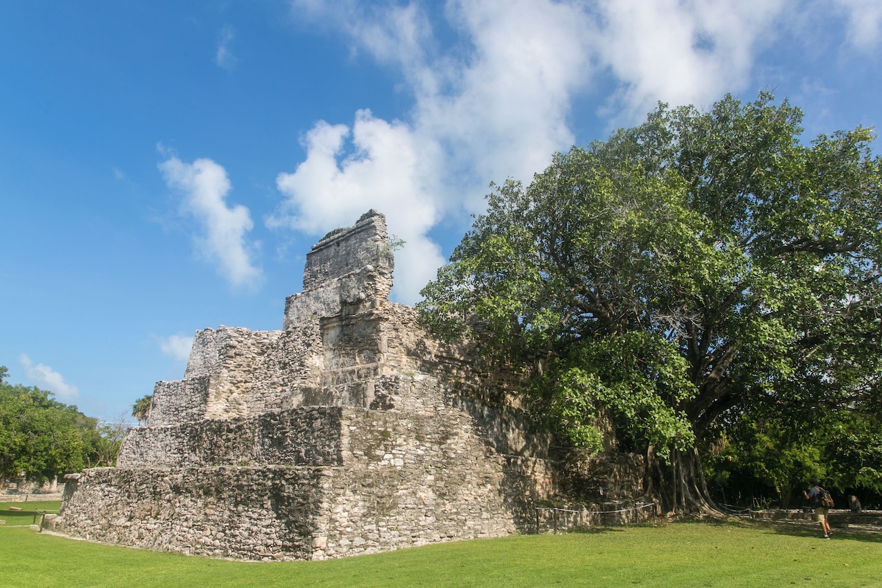 Cancun_ElMecoArchaeologicalSite_6126118_06