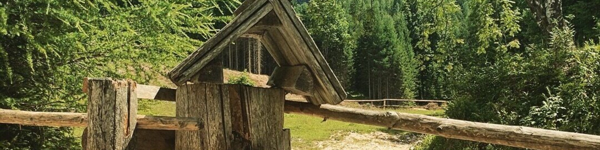 A small detour of the trail leading to the waterfalls takes you to the valley where the cows are grazing. There is a small family owned restaurant that offers hikers local food and other refreshments.