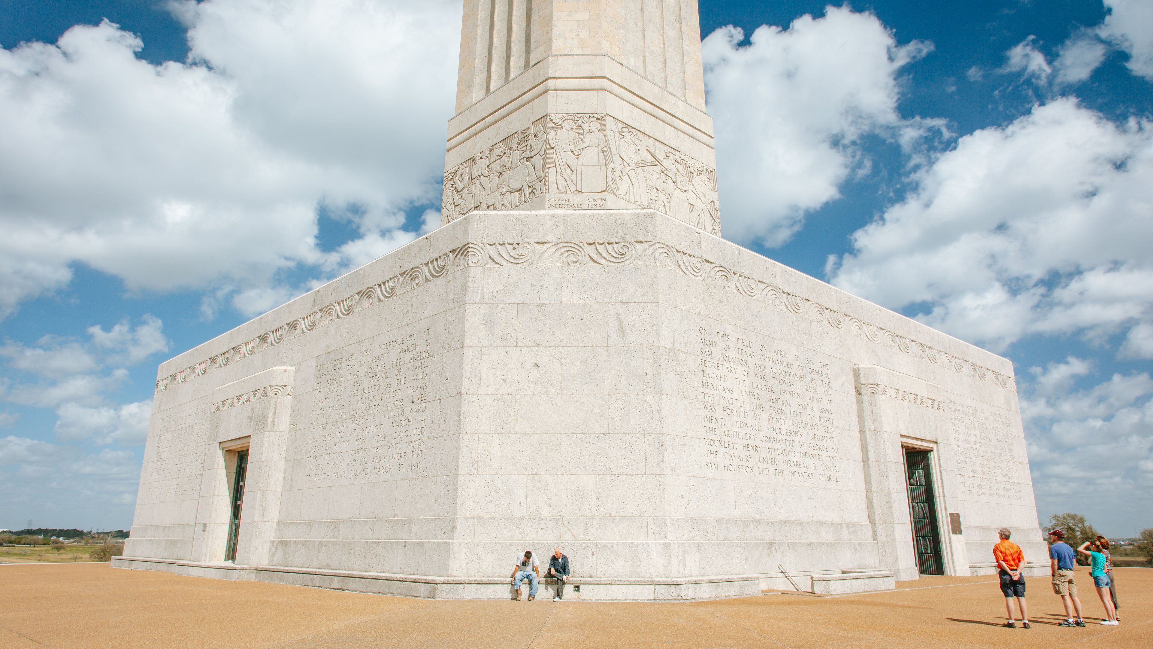 San Jacinto Monument featuring an administrative buidling, heritage architecture and a monument
