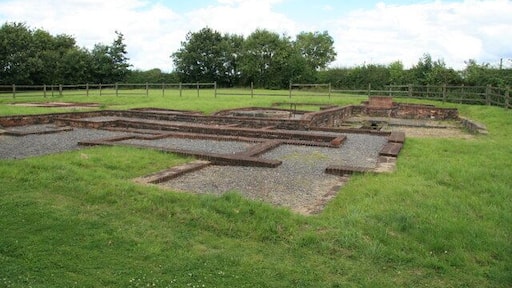 Site of the Swannington Incline winding engine. The Swannington Incline was the work of Robert Stephenson and was cable worked by a stationary engine at the top - an 1833 horizontal single cylinder engine. This is now preserved at the National Railway Museum but there are alleged plans to rebuild its house and reinstall it here. The incline was latterly used in the reverse direction to supply coal to the Calcutta pit engine.