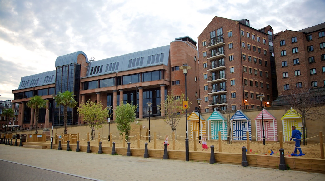 Quayside which includes a luxury hotel or resort