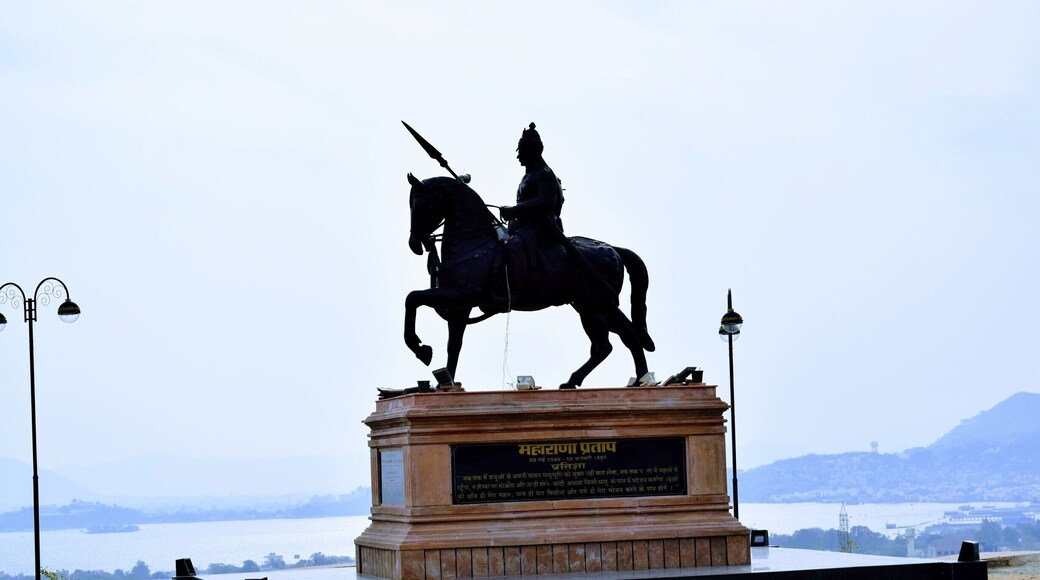 Statue of the legendary Maharana Pratap of Mewar overlooking Ana Sagar Lake.