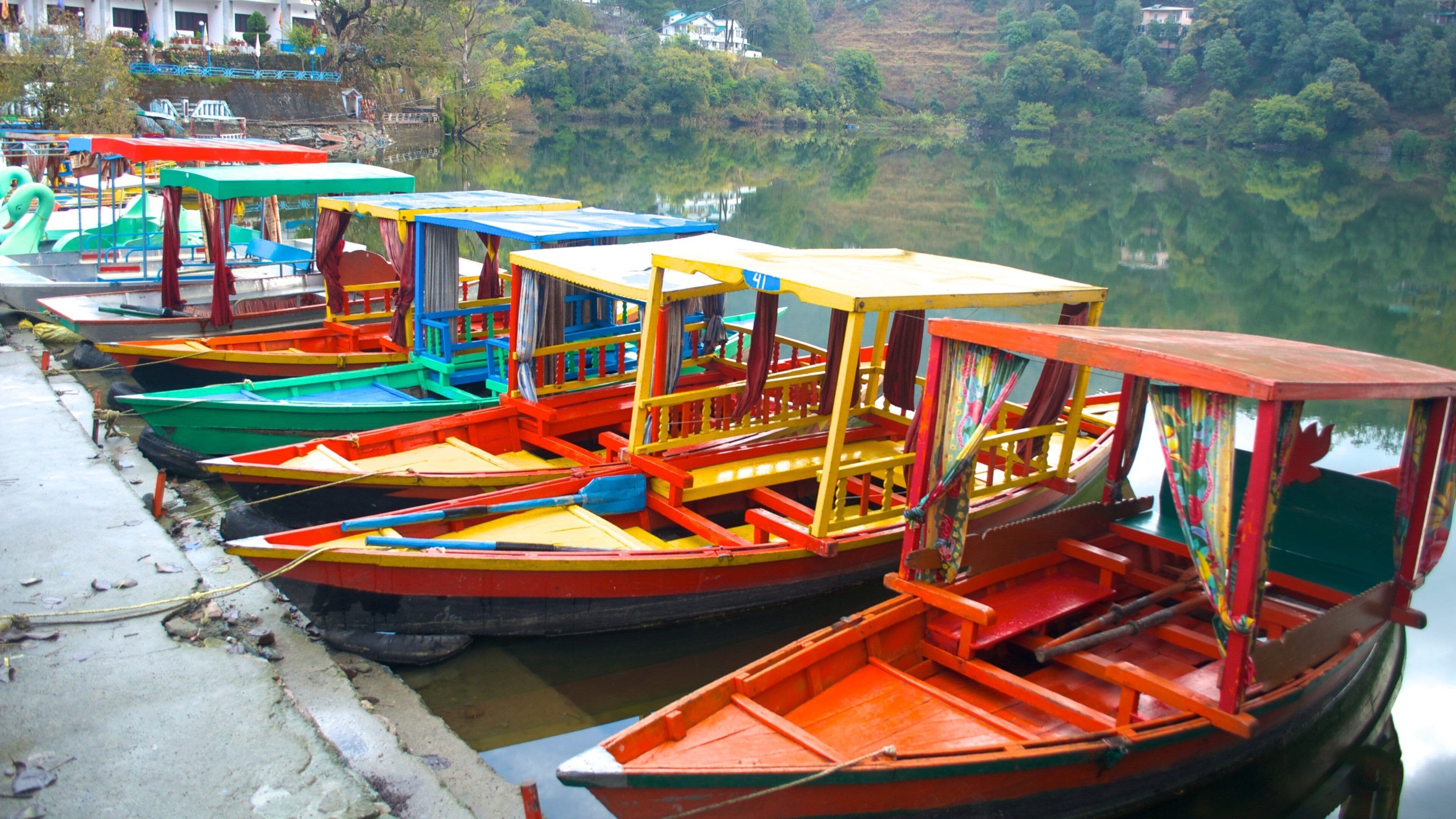 Naukuchiyatal showing boating and a marina