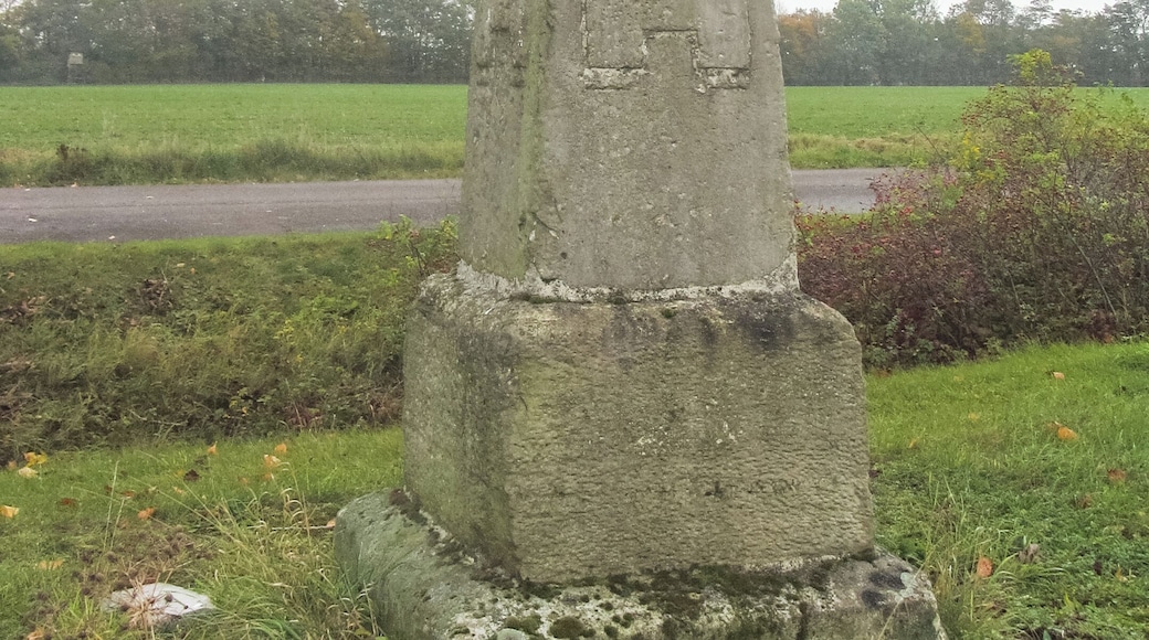 Preußischer Ganzmeilenobelisk (0284) bei Niedergörne, an der K 1070 gegenüber der Einfahrt zur Delipapier GmbH