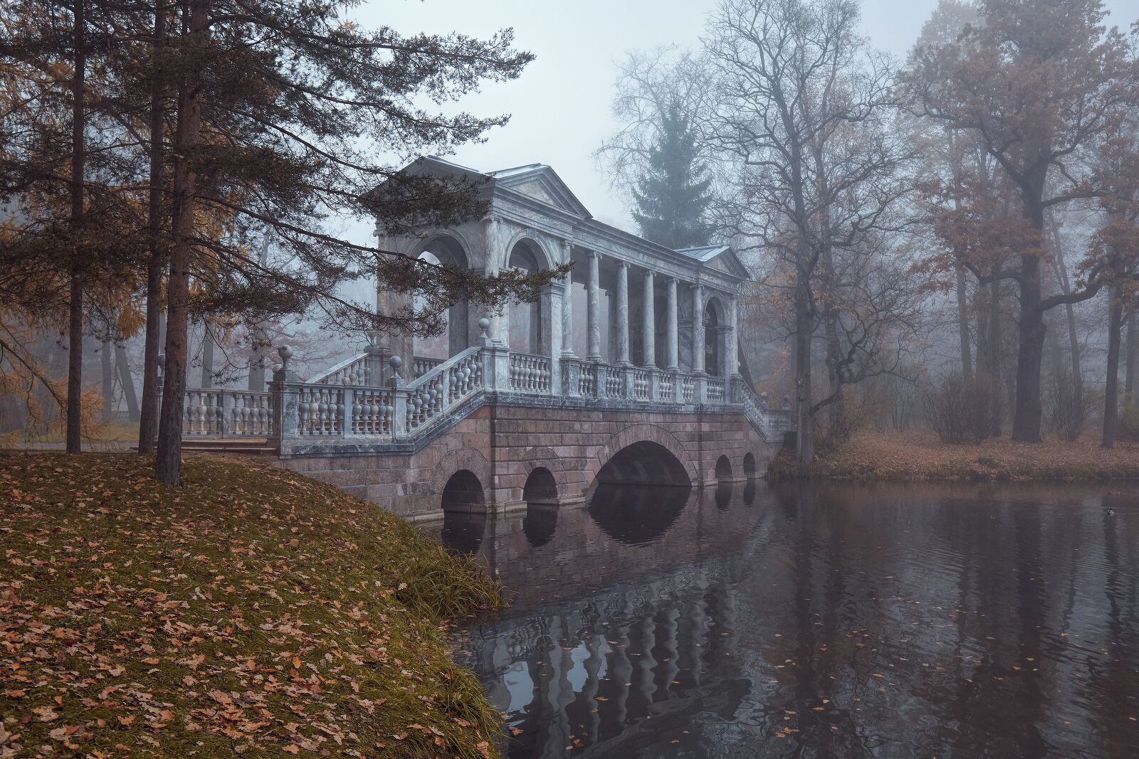 Foggy morning at a Marble Bridge

#GreatOutdoors

