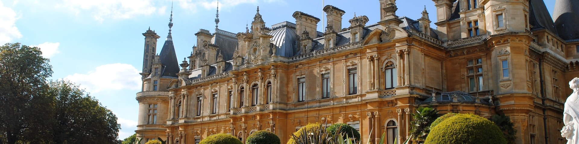 It is one of the National Trust's most visited properties, with over 390,000 visitors annually. Waddesdon Manor won Visit England's Large Visitor Attraction of the Year category in 2017.
Certainly worth a visit - the grounds are beautiful and we didn't even take a look inside as the day was just a magnificient English Summers Day.  #Details
#Photo Details Sweepstake