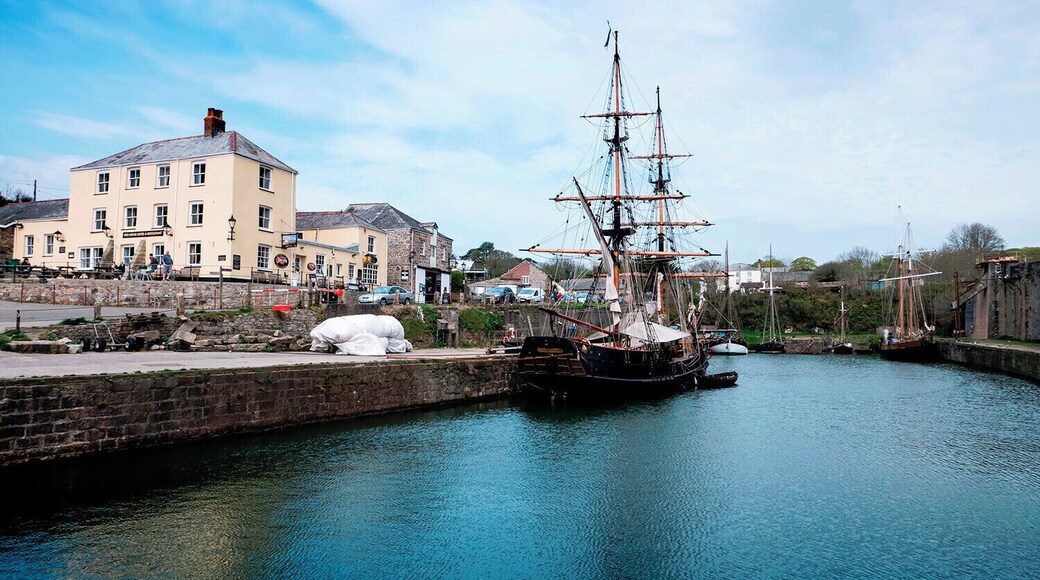 Remaining largely unspoilt, Charlestown harbour is home to several fine old sailing ships and is regularly used as a location for period filming, such as the BBC series of the Poldark novels.